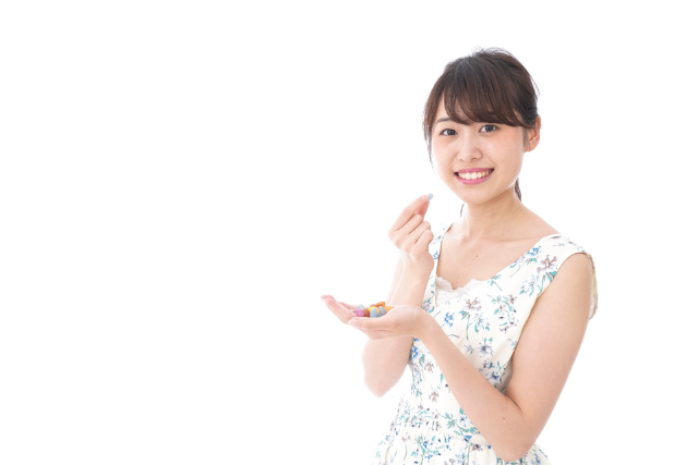 お菓子 食べる 食事 女性