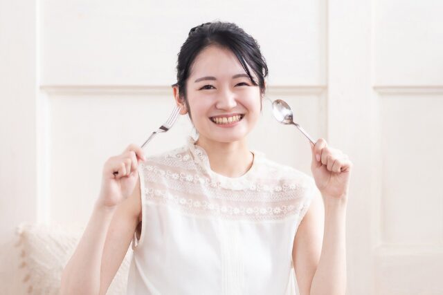 食事 女性