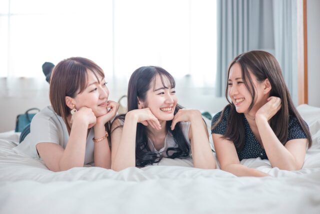 女子旅 ホテル ベッド