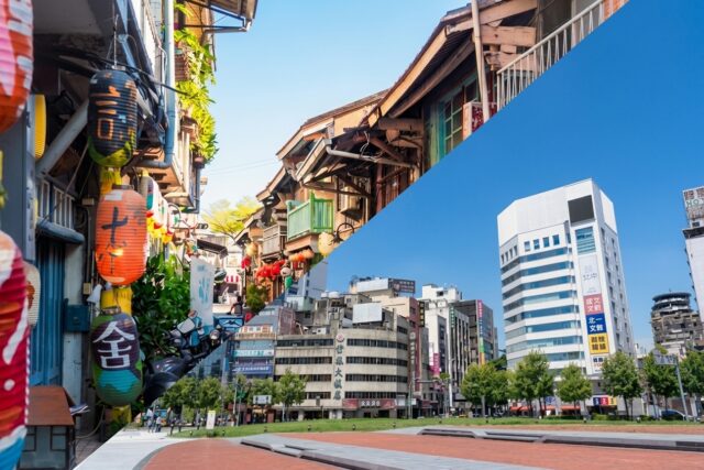 提灯が並ぶノスタルジックな通りと近代的なビルの街並みを合わせた画像