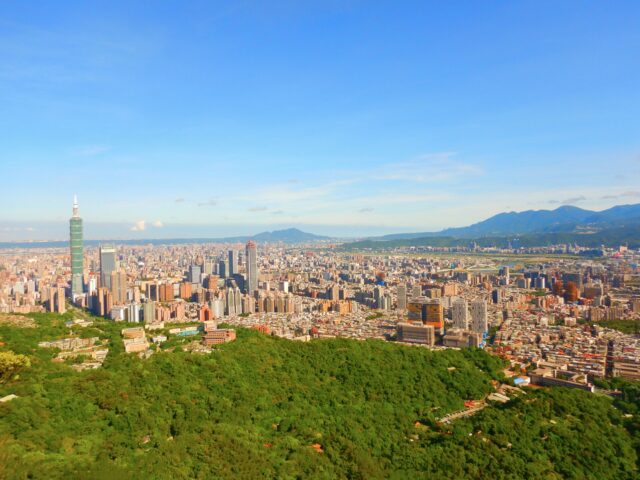 台湾 陽明山から望む台北
