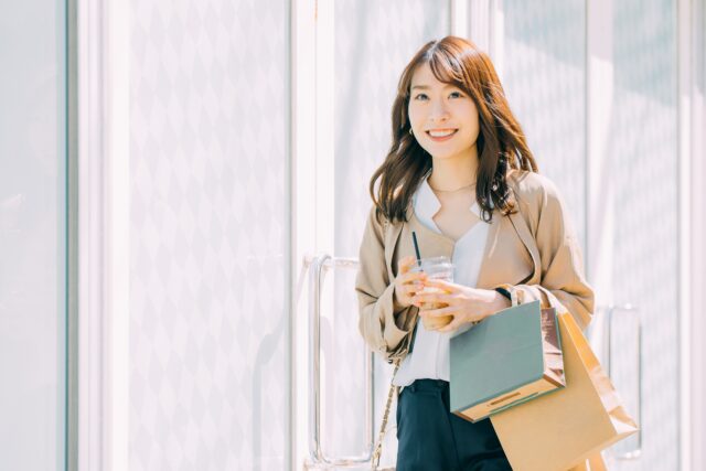 春服　コーディネート　女性
