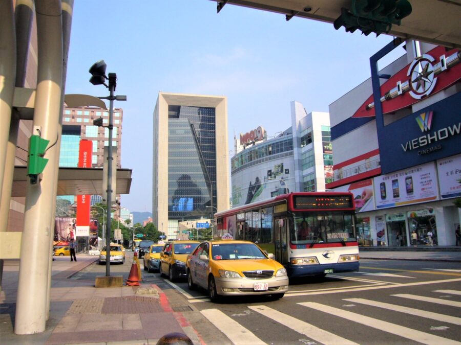 Taiwan: Taxis and Bus Routes
