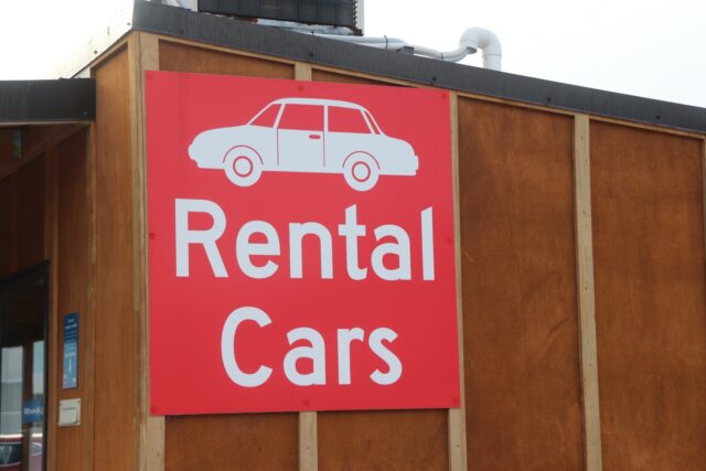 台湾 レンタカー会社 看板